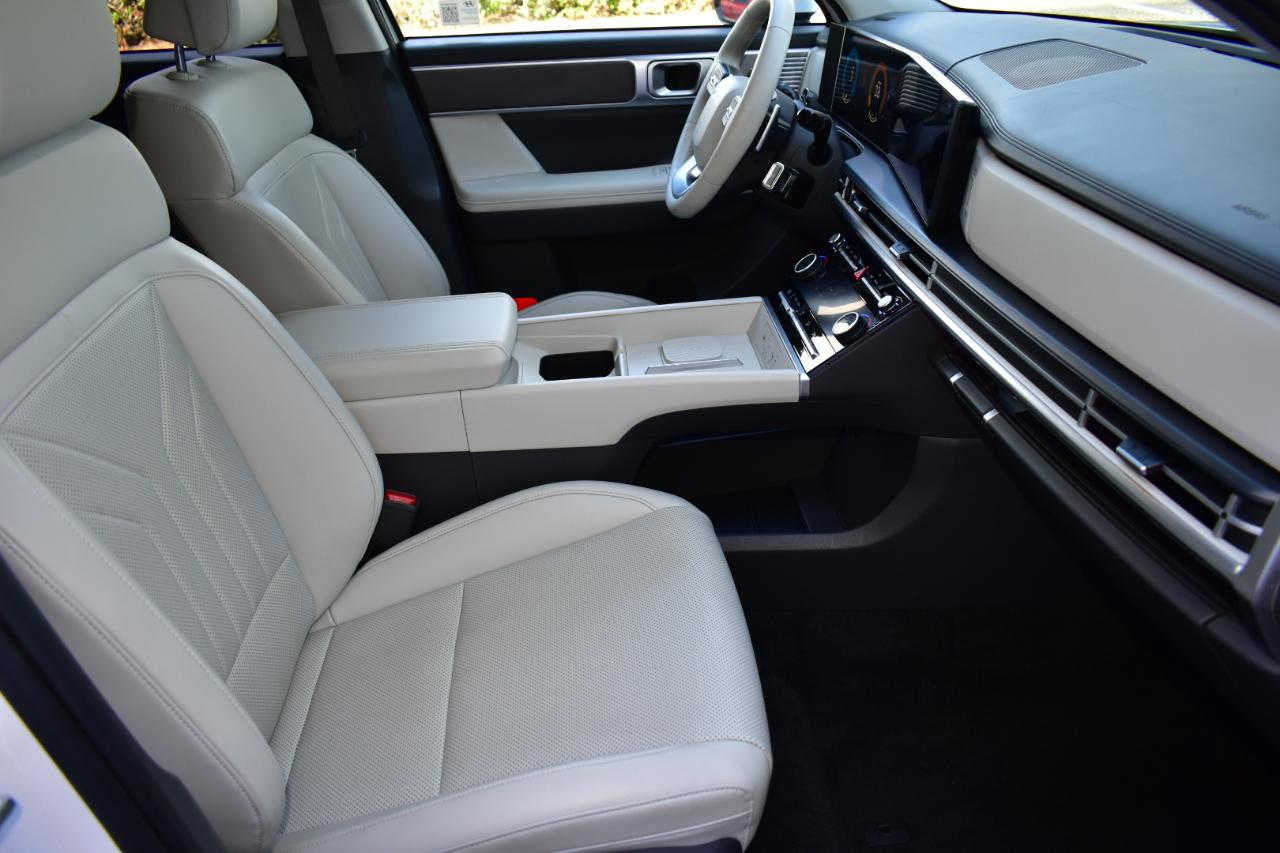 Hyundai Santa Fe SEL FWD 2025