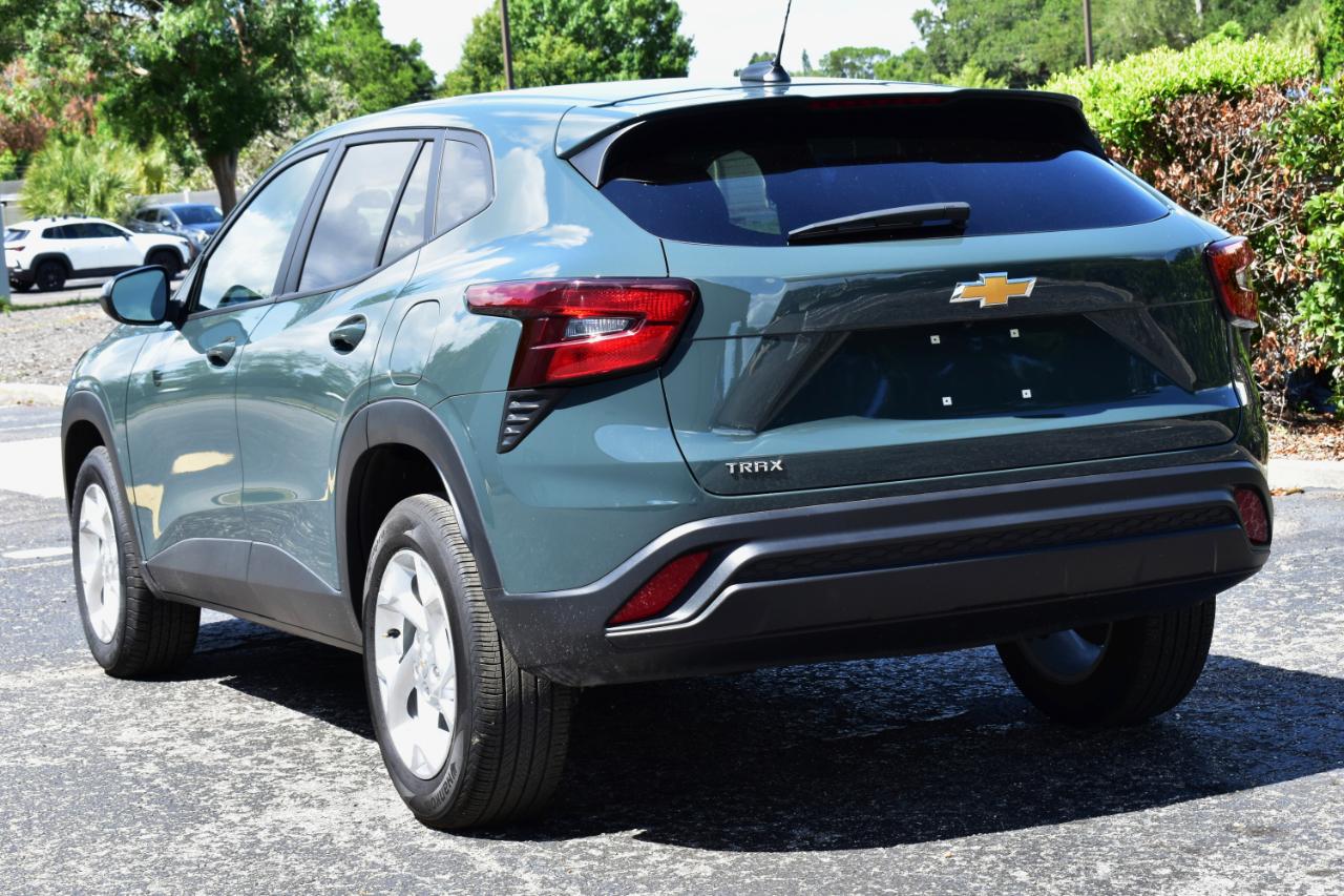 Chevrolet Trax FWD 4dr LS 2025