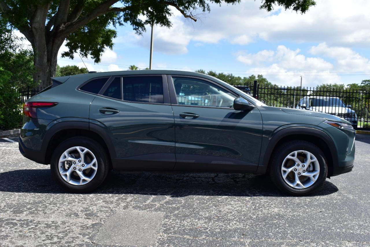 Chevrolet Trax FWD 4dr LS 2025