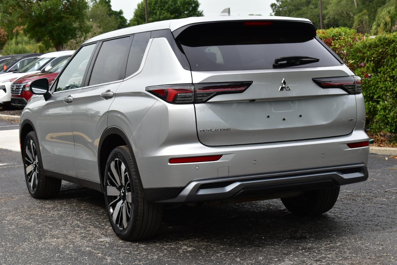 Mitsubishi Outlander SE FWD 2025