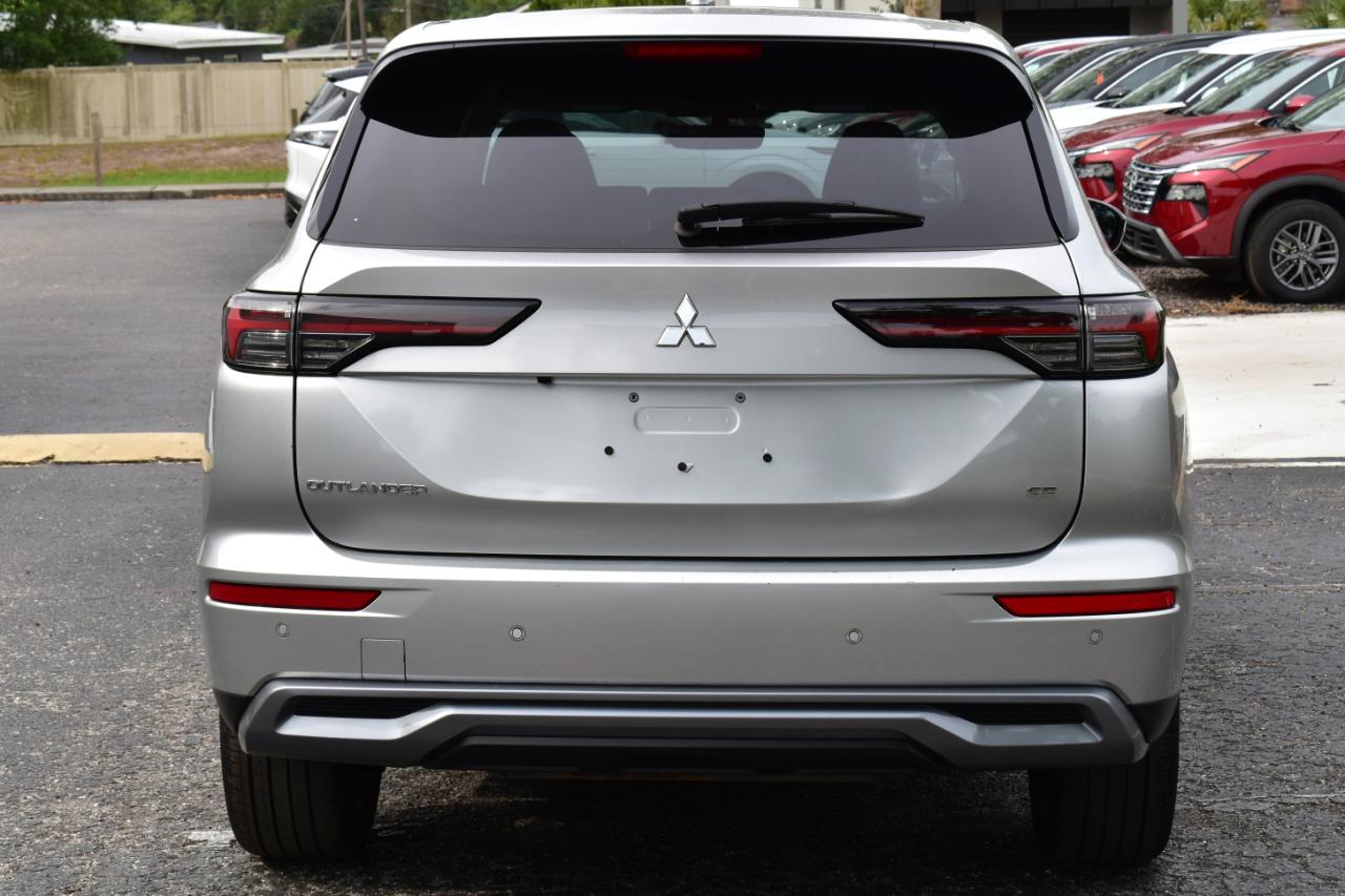 Mitsubishi Outlander SE FWD 2025