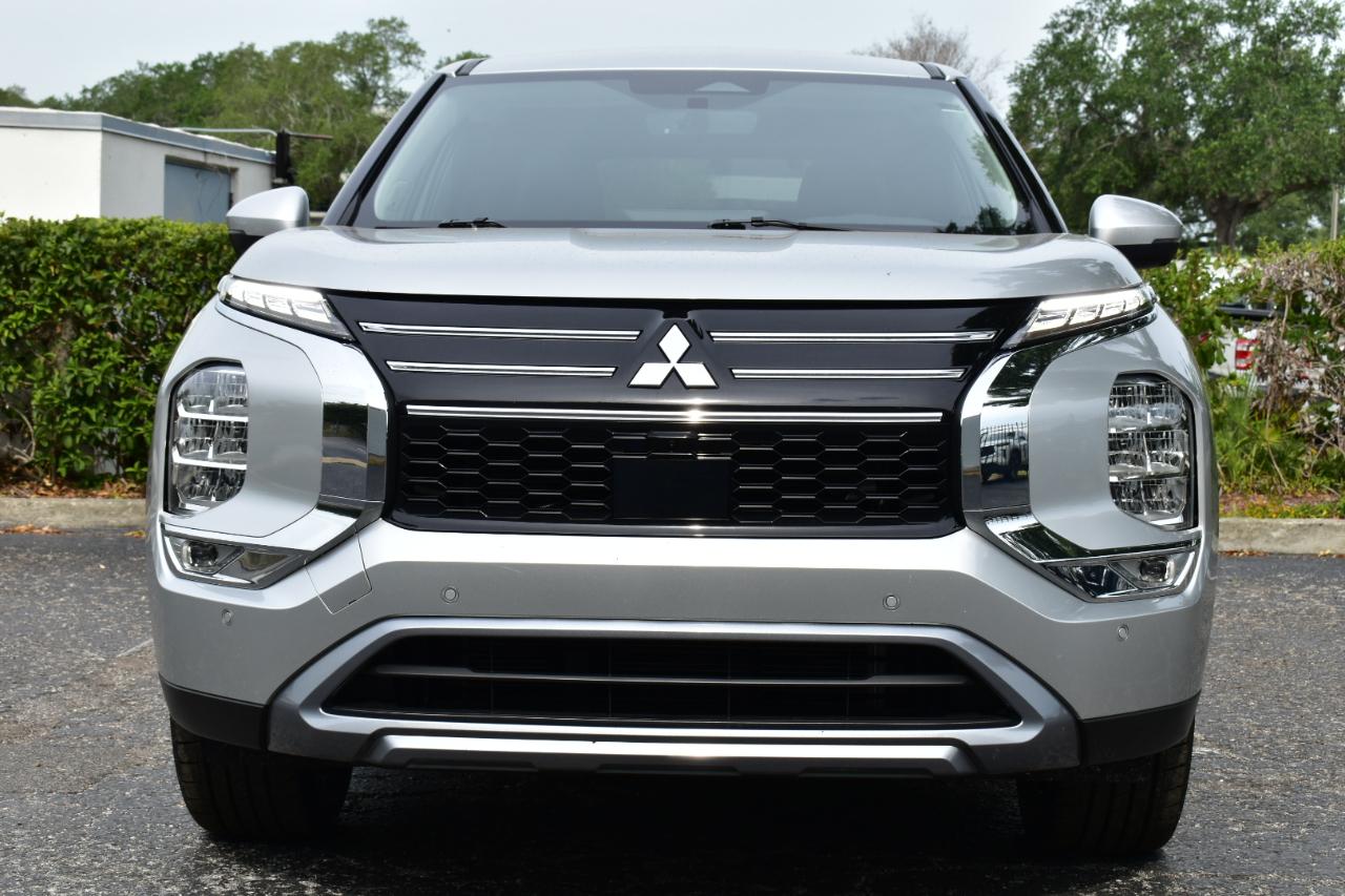 Mitsubishi Outlander SE FWD 2025