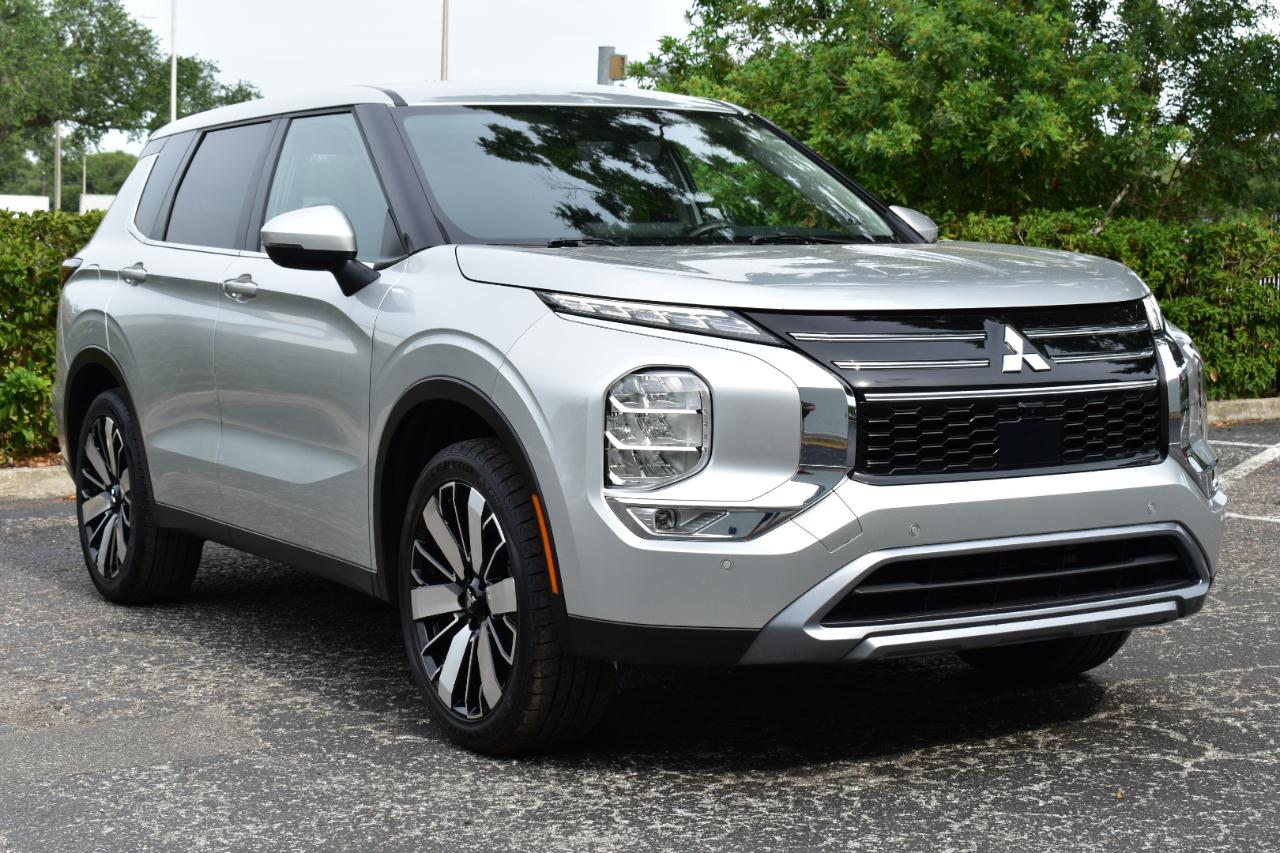 Mitsubishi Outlander SE FWD 2025