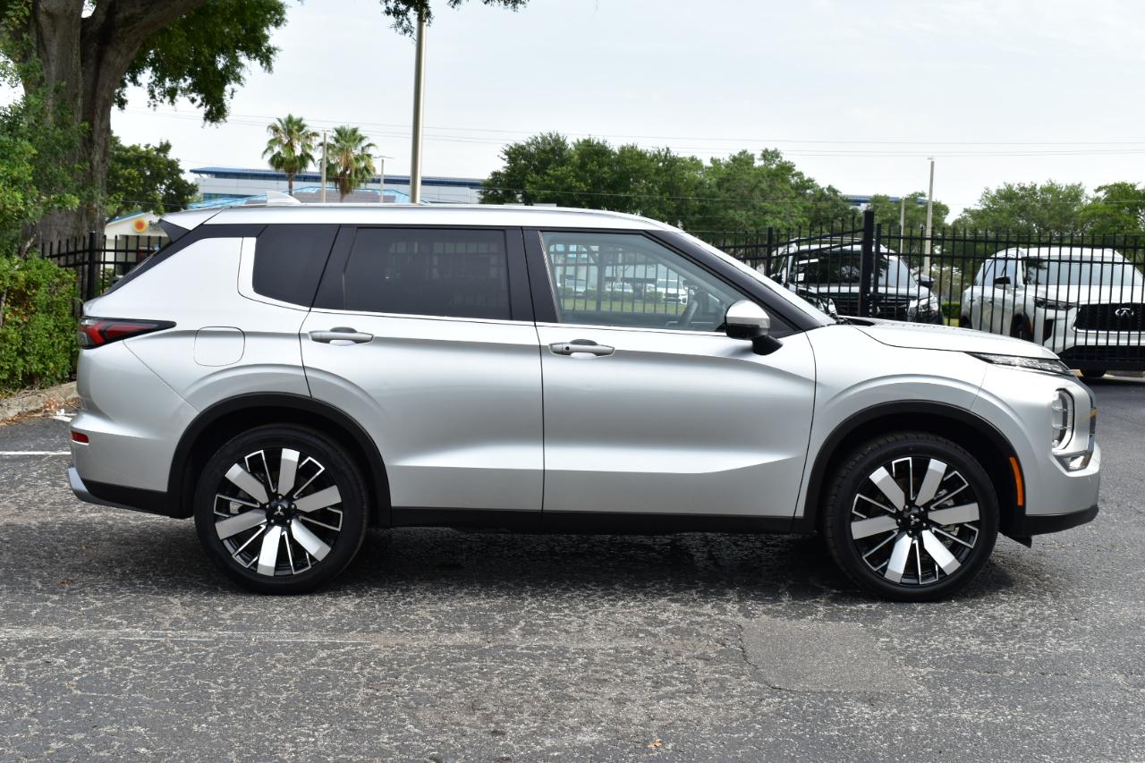 Mitsubishi Outlander SE FWD 2025
