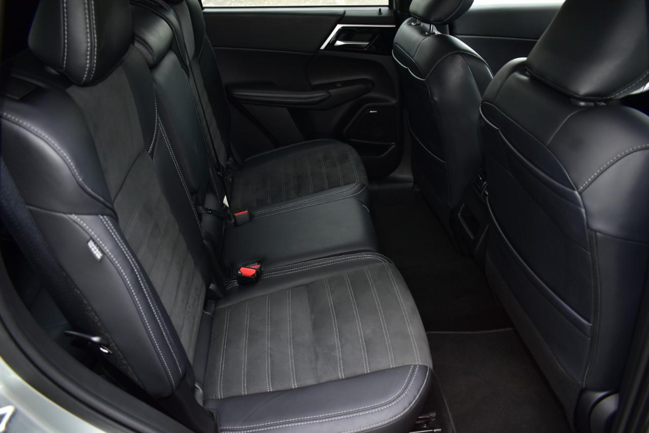 Mitsubishi Outlander SE FWD 2025