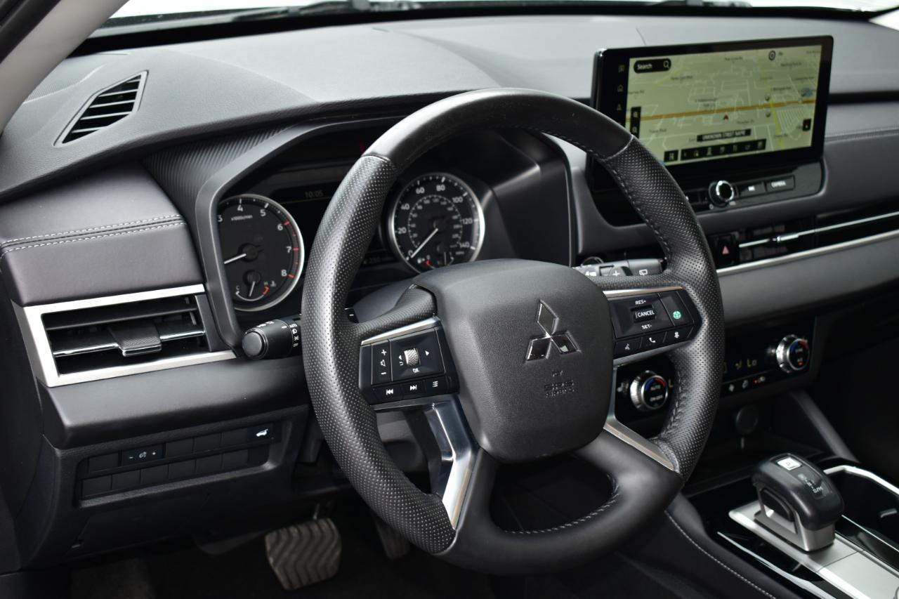 Mitsubishi Outlander SE FWD 2025