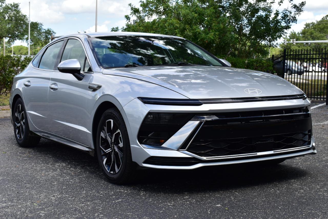 Hyundai Sonata SEL FWD 2025