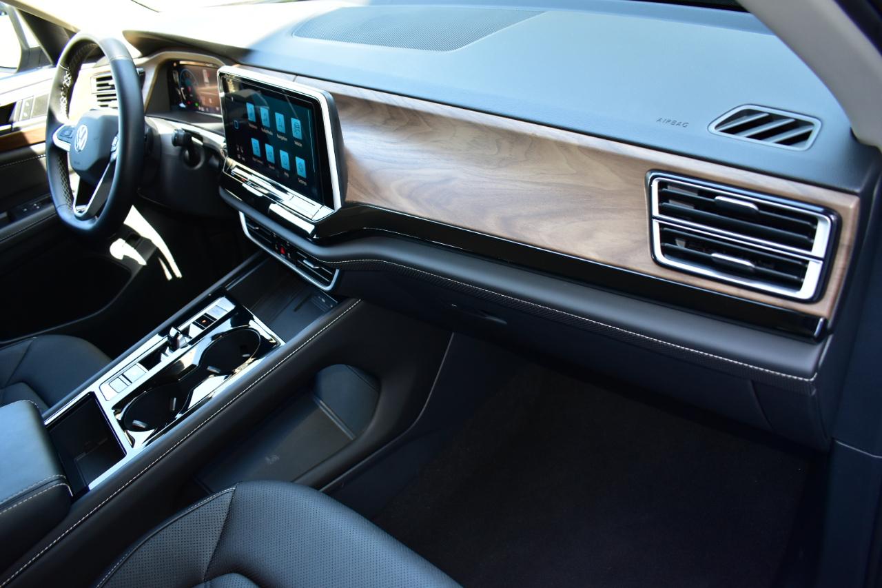 Volkswagen Atlas 2.0T SE w/Technology FWD 2025