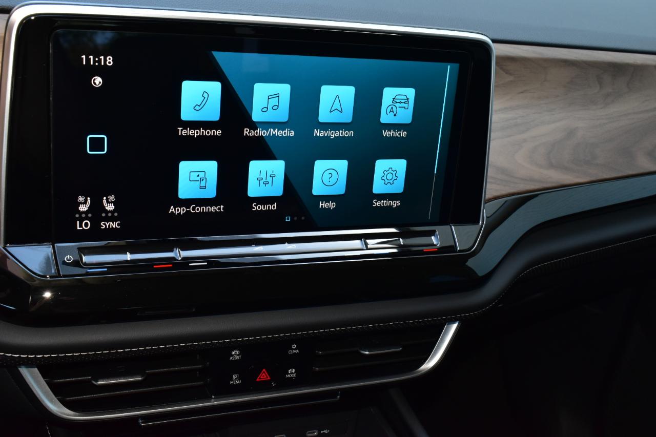 Volkswagen Atlas 2.0T SE w/Technology FWD 2025