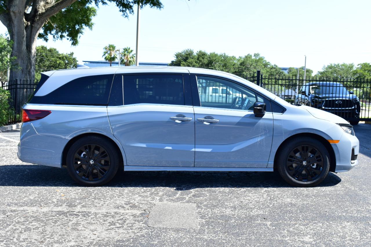 Honda Odyssey Sport-L Auto 2025