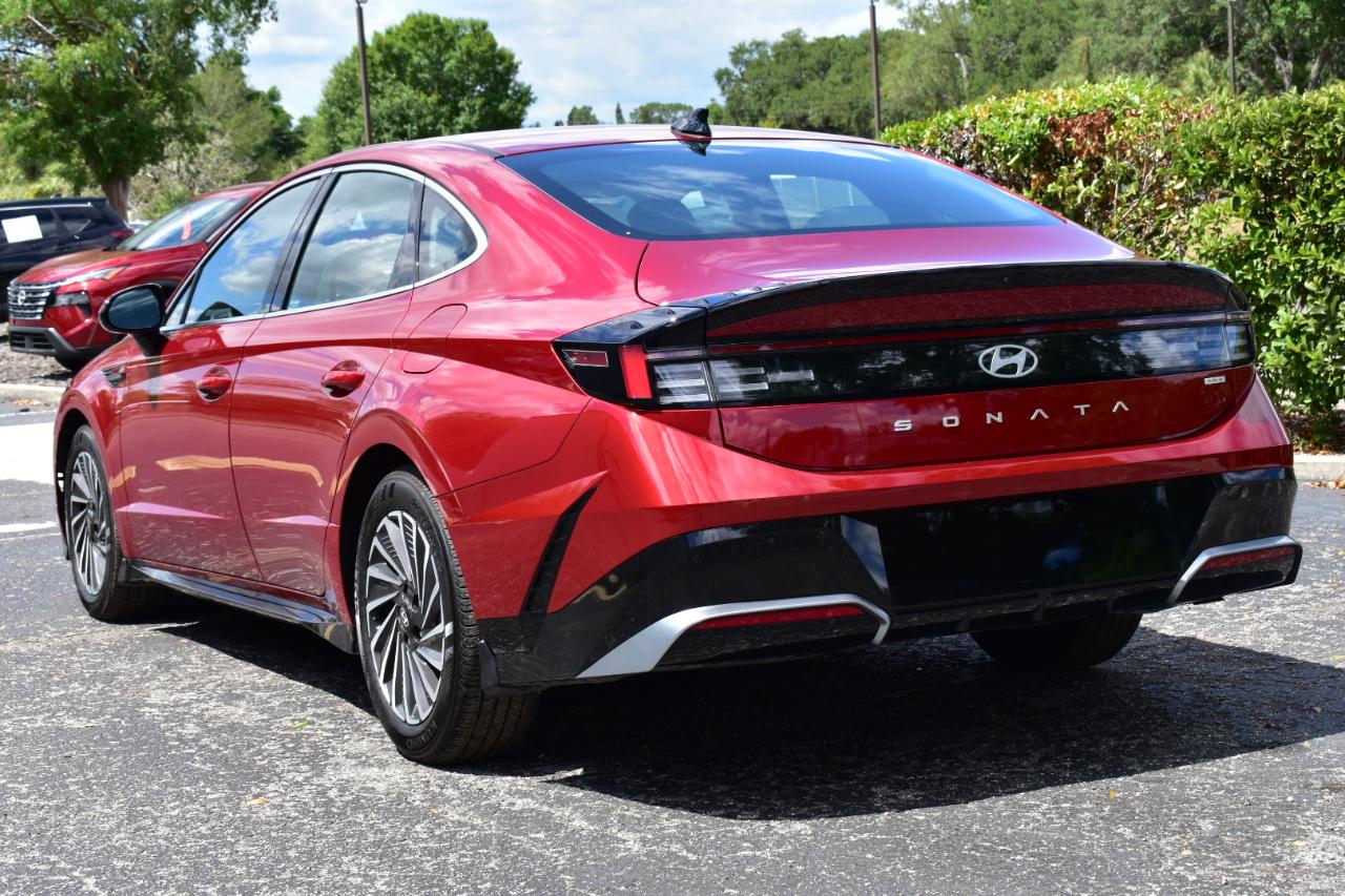 Hyundai Sonata Hybrid SEL FWD 2025