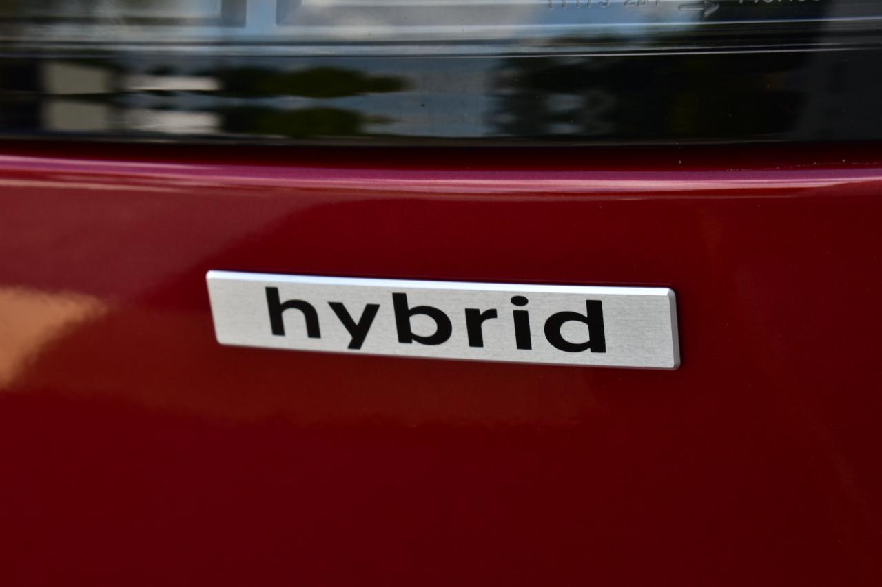 Hyundai Sonata Hybrid SEL FWD 2025