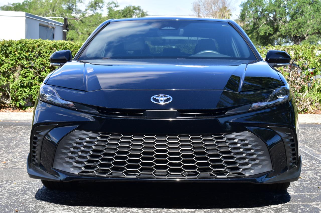 Toyota Camry LE (Natl) 2025