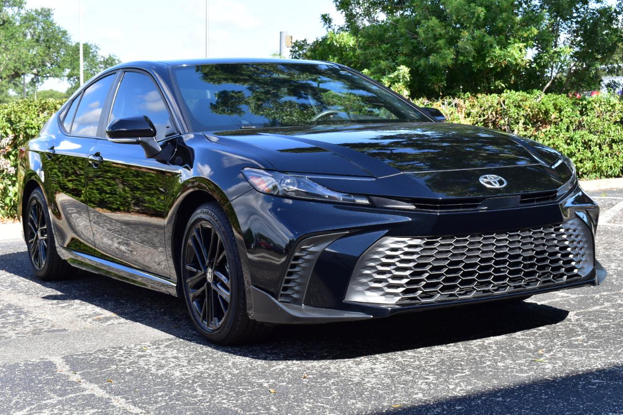Toyota Camry LE (Natl) 2025