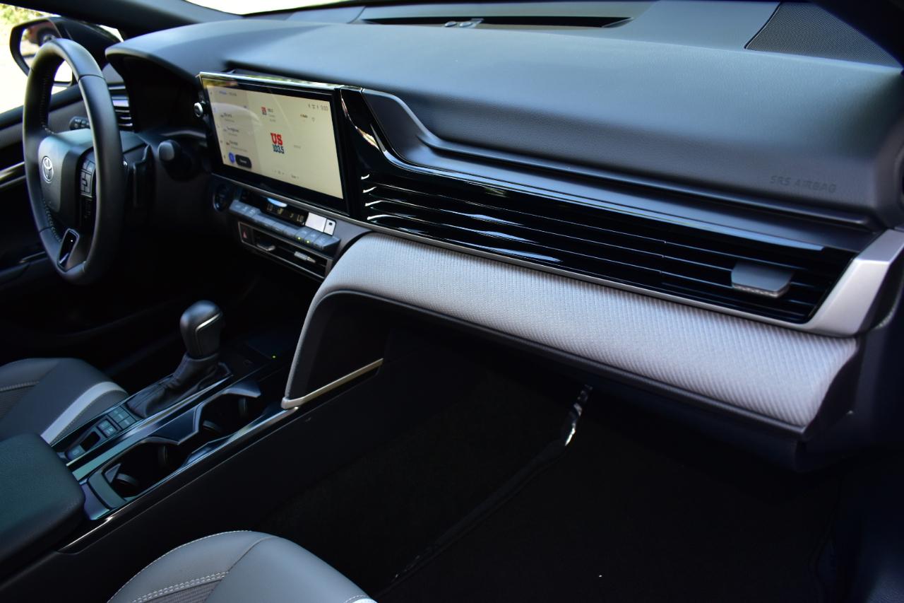 Toyota Camry LE (Natl) 2025