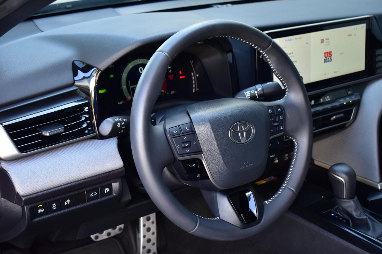 Toyota Camry LE (Natl) 2025
