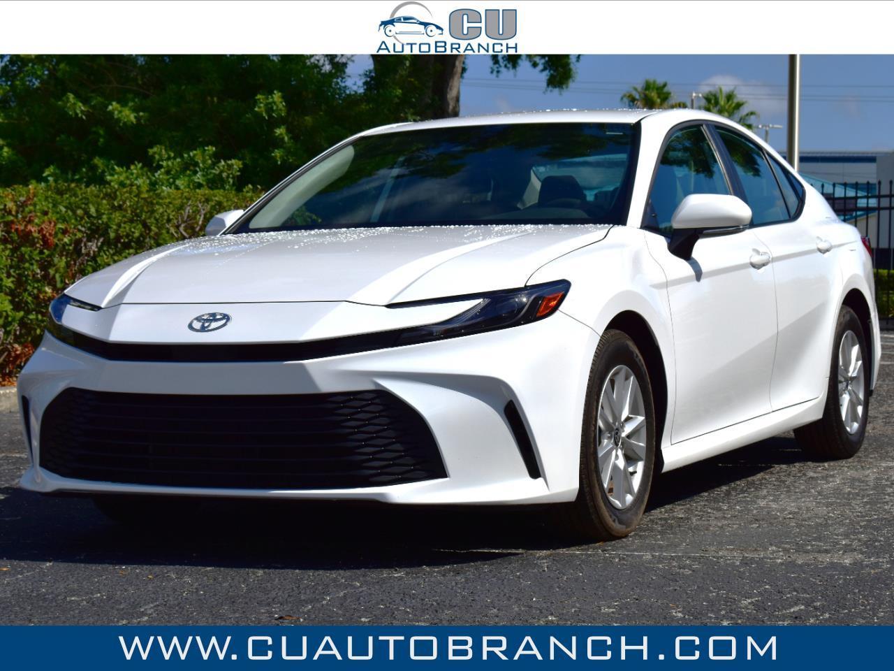 Toyota Camry LE (Natl) 2025