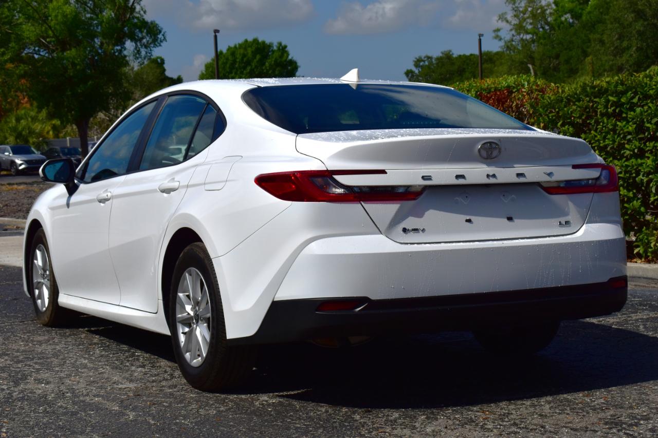 Toyota Camry LE (Natl) 2025