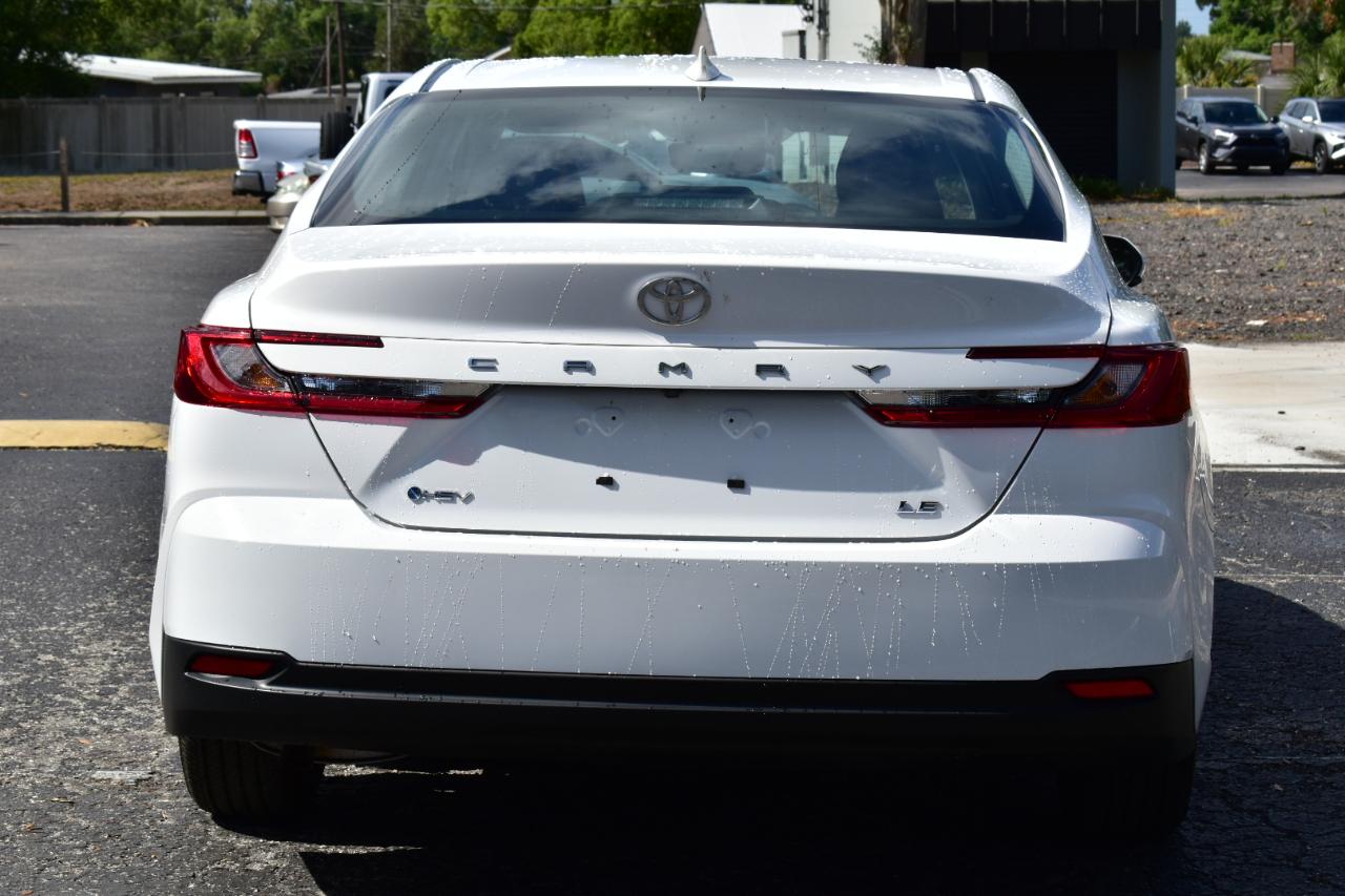 Toyota Camry LE (Natl) 2025