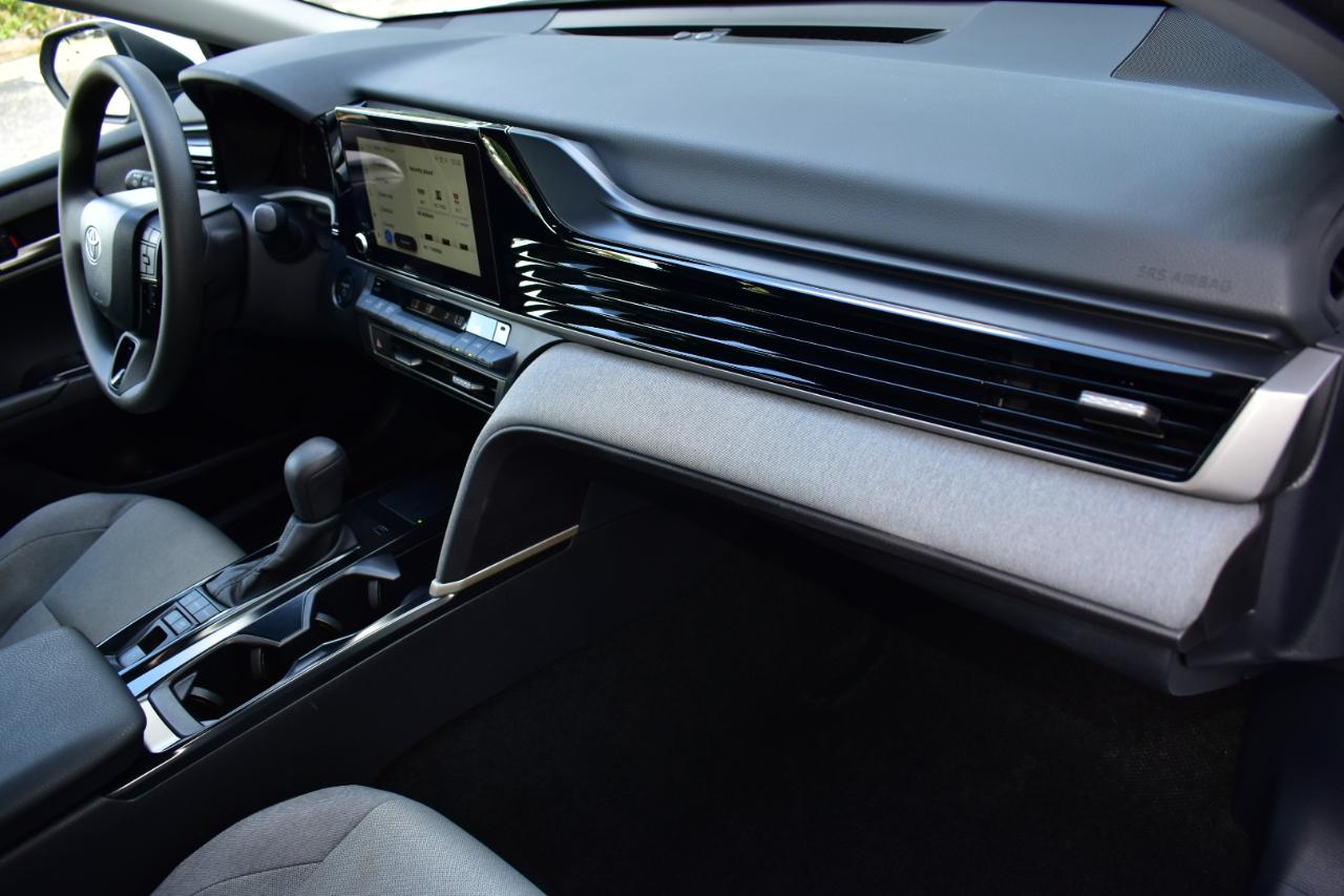 Toyota Camry LE (Natl) 2025