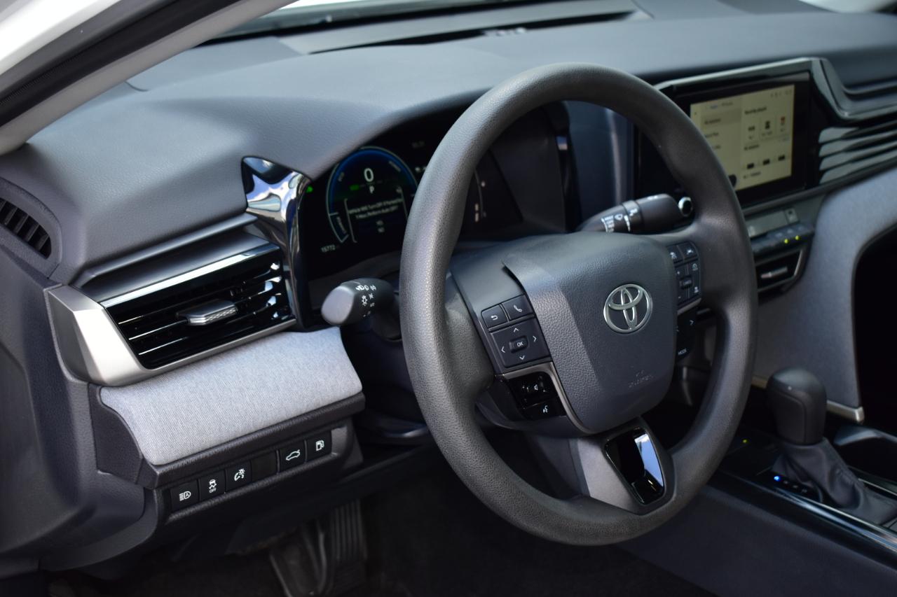 Toyota Camry LE (Natl) 2025