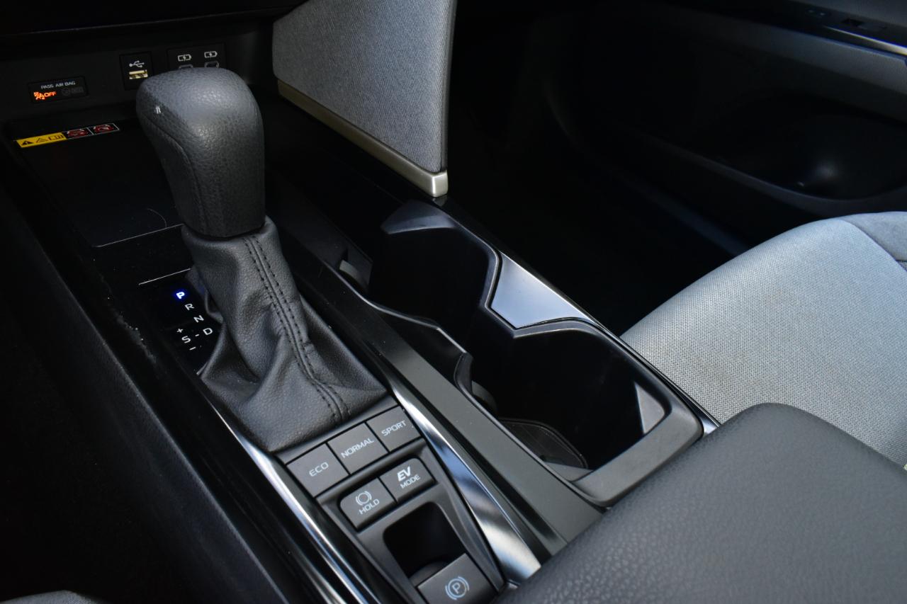 Toyota Camry LE (Natl) 2025