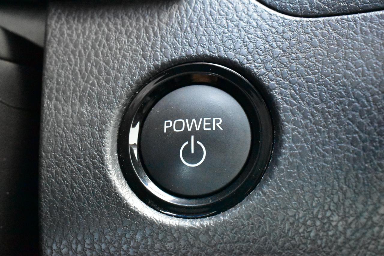Toyota Camry LE (Natl) 2025