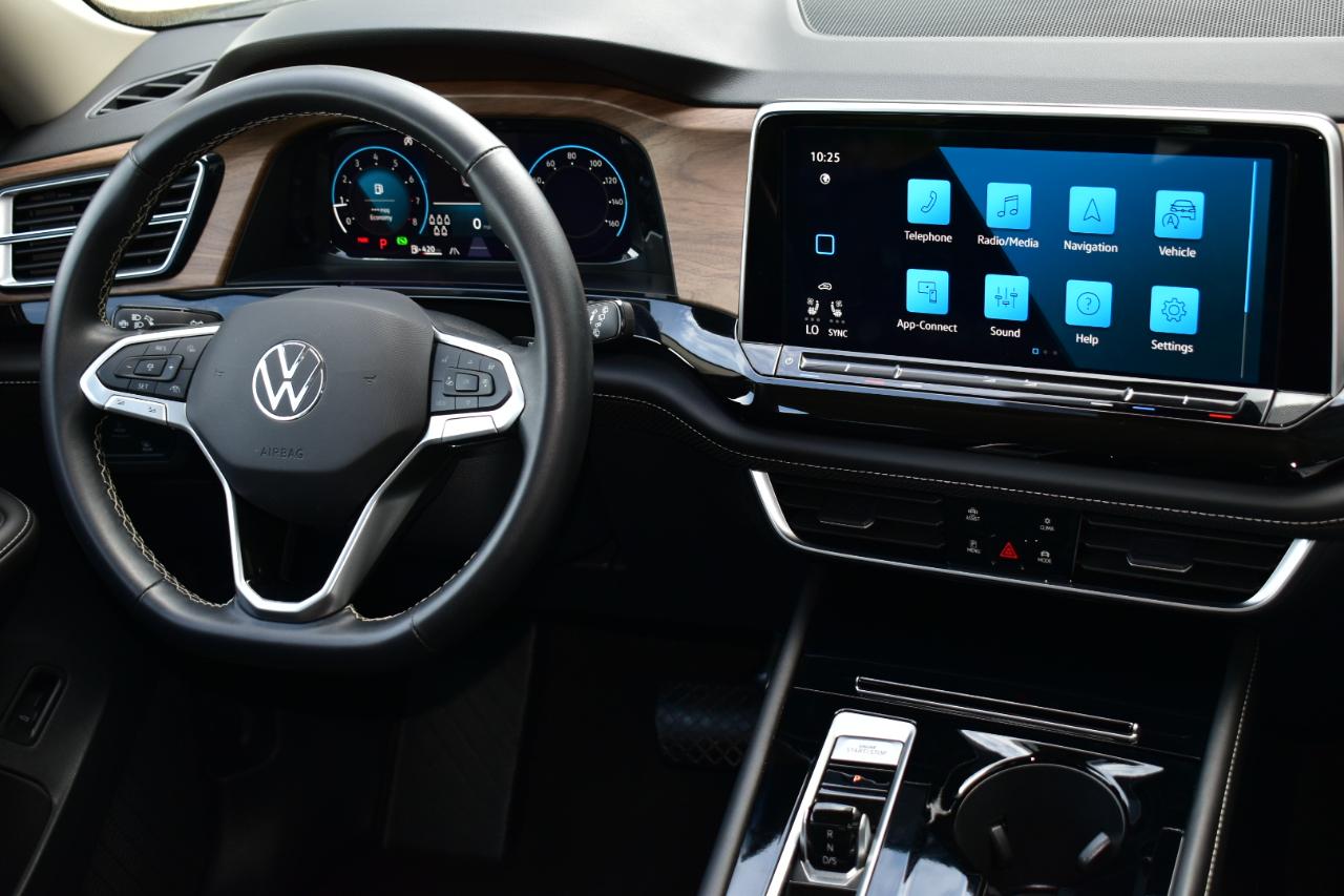 Volkswagen Atlas 2.0T SE w/Technology FWD 2025