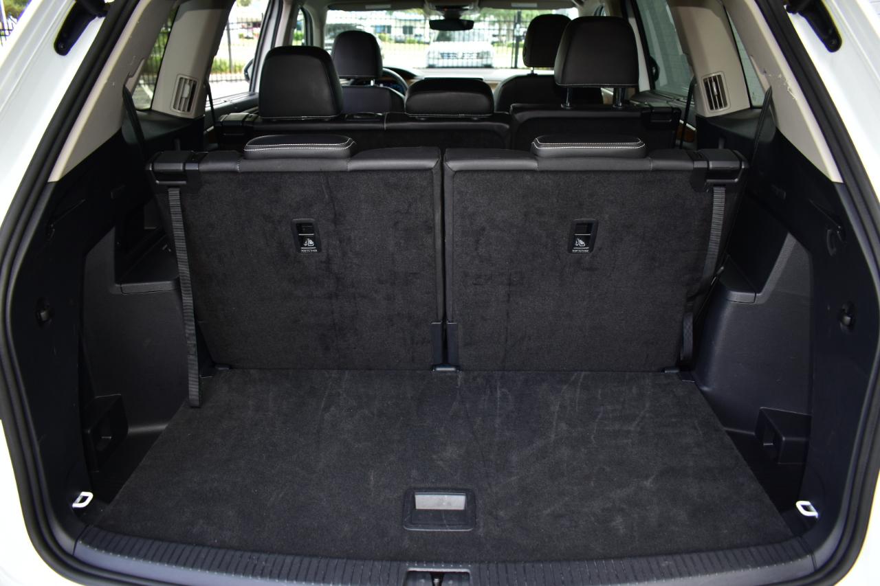 Volkswagen Atlas 2.0T SE w/Technology FWD 2025