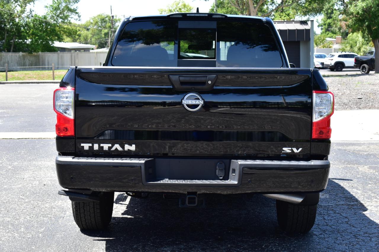 Nissan Titan 4x2 Crew Cab SV 2024