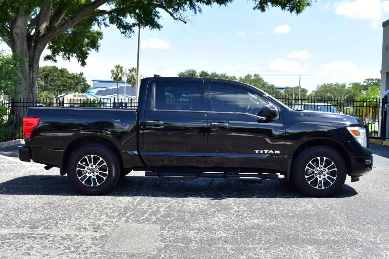 Nissan Titan 4x2 Crew Cab SV 2024