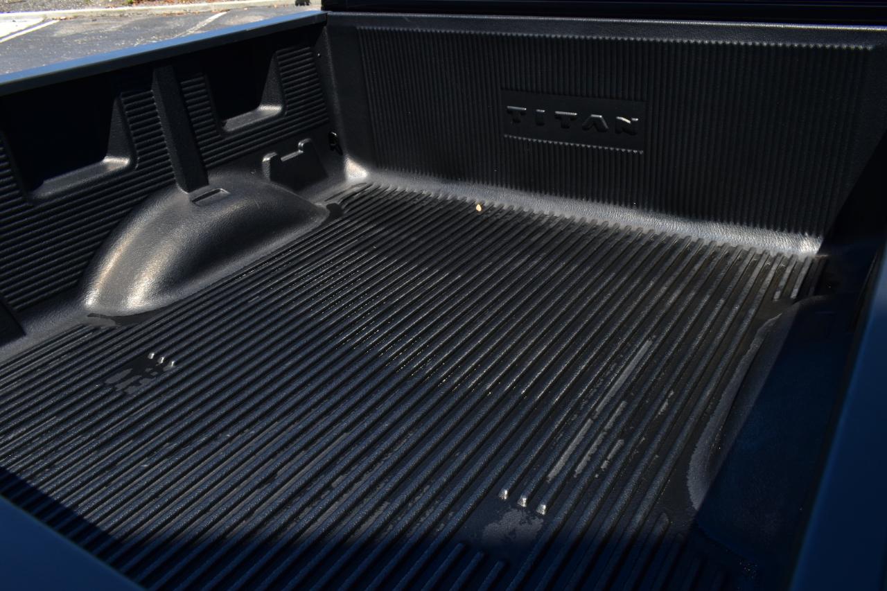 Nissan Titan 4x2 Crew Cab SV 2024