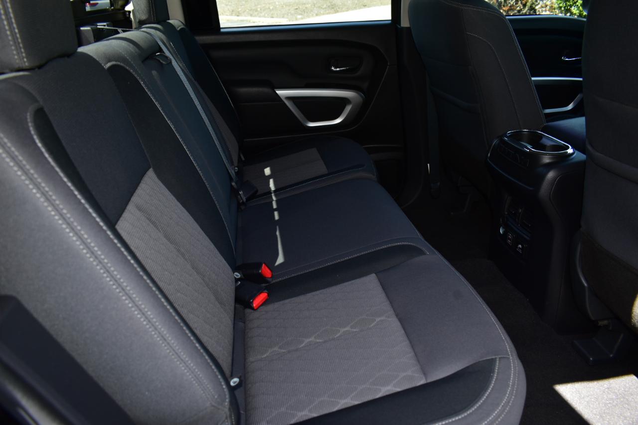 Nissan Titan 4x2 Crew Cab SV 2024