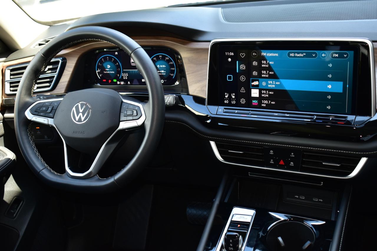Volkswagen Atlas 2.0T SE w/Technology FWD 2025