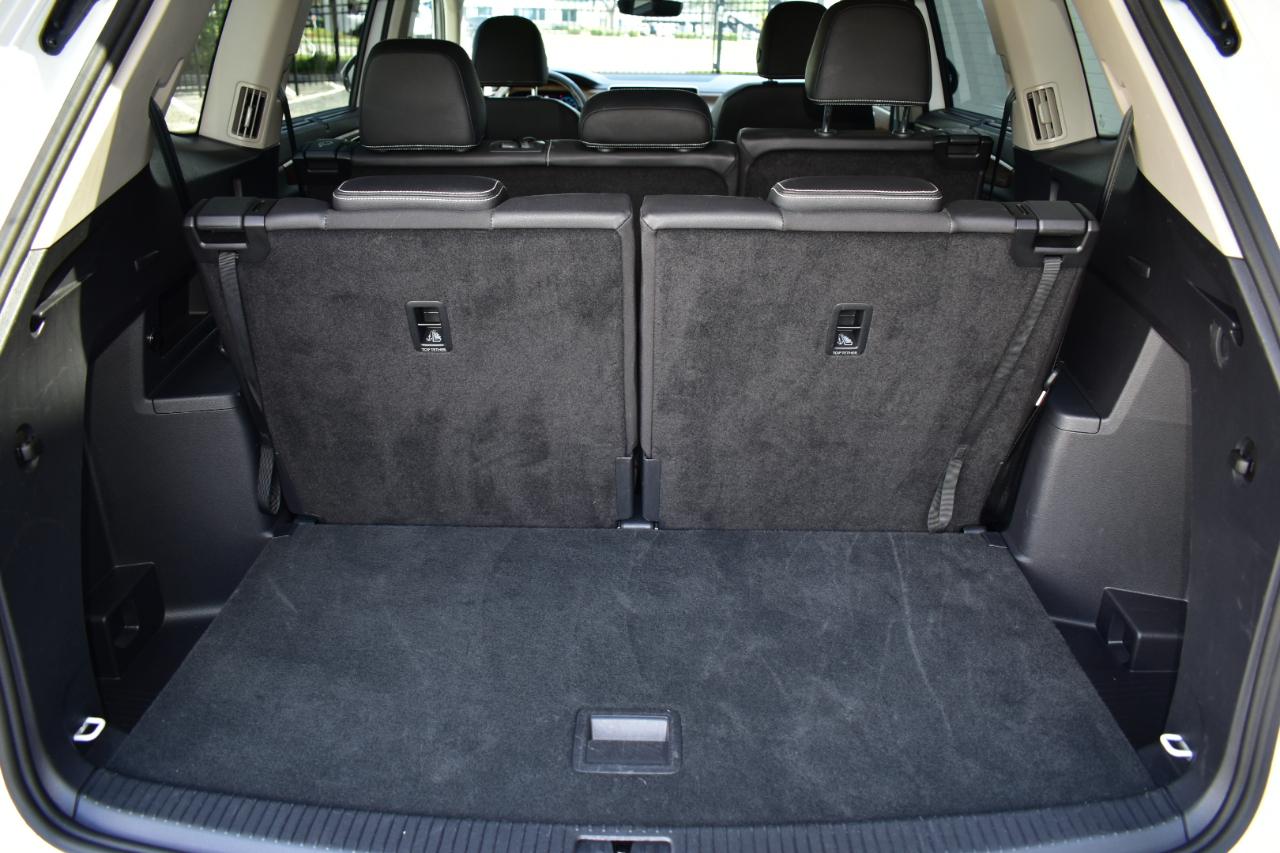 Volkswagen Atlas 2.0T SE w/Technology FWD 2025
