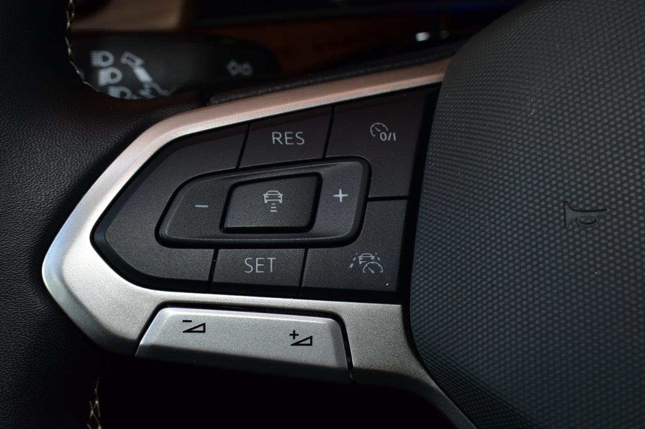 Volkswagen Atlas 2.0T SE w/Technology FWD 2025