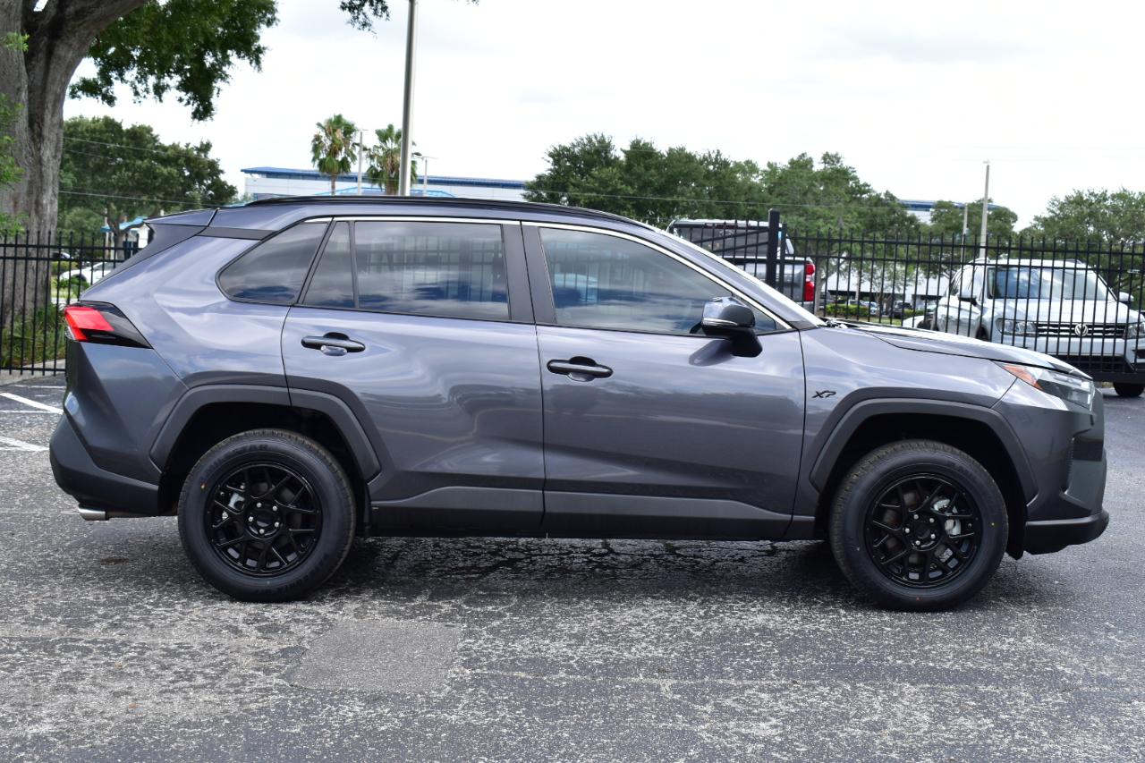 Toyota RAV4 XLE FWD (Natl) 2024