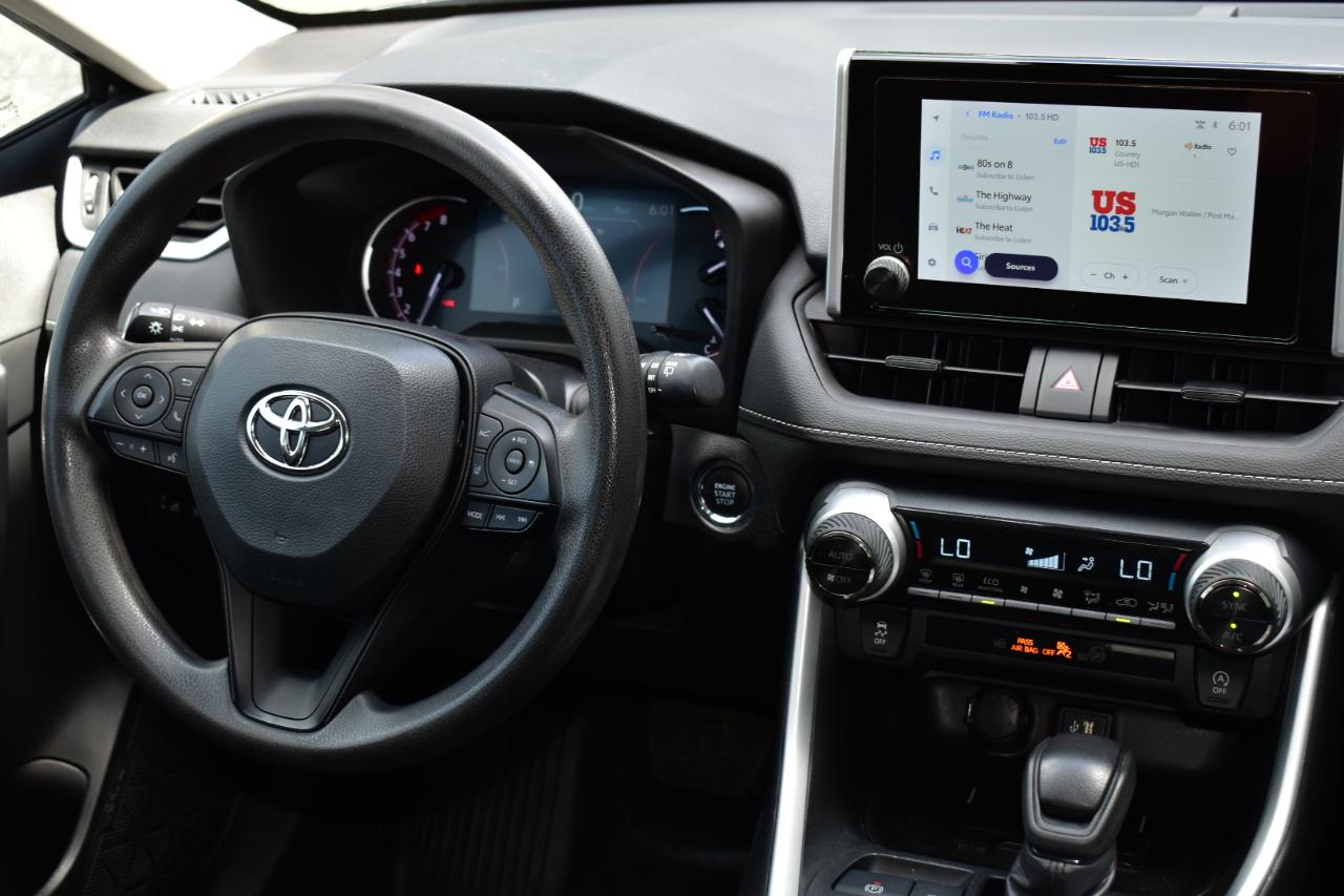 Toyota RAV4 XLE FWD (Natl) 2024