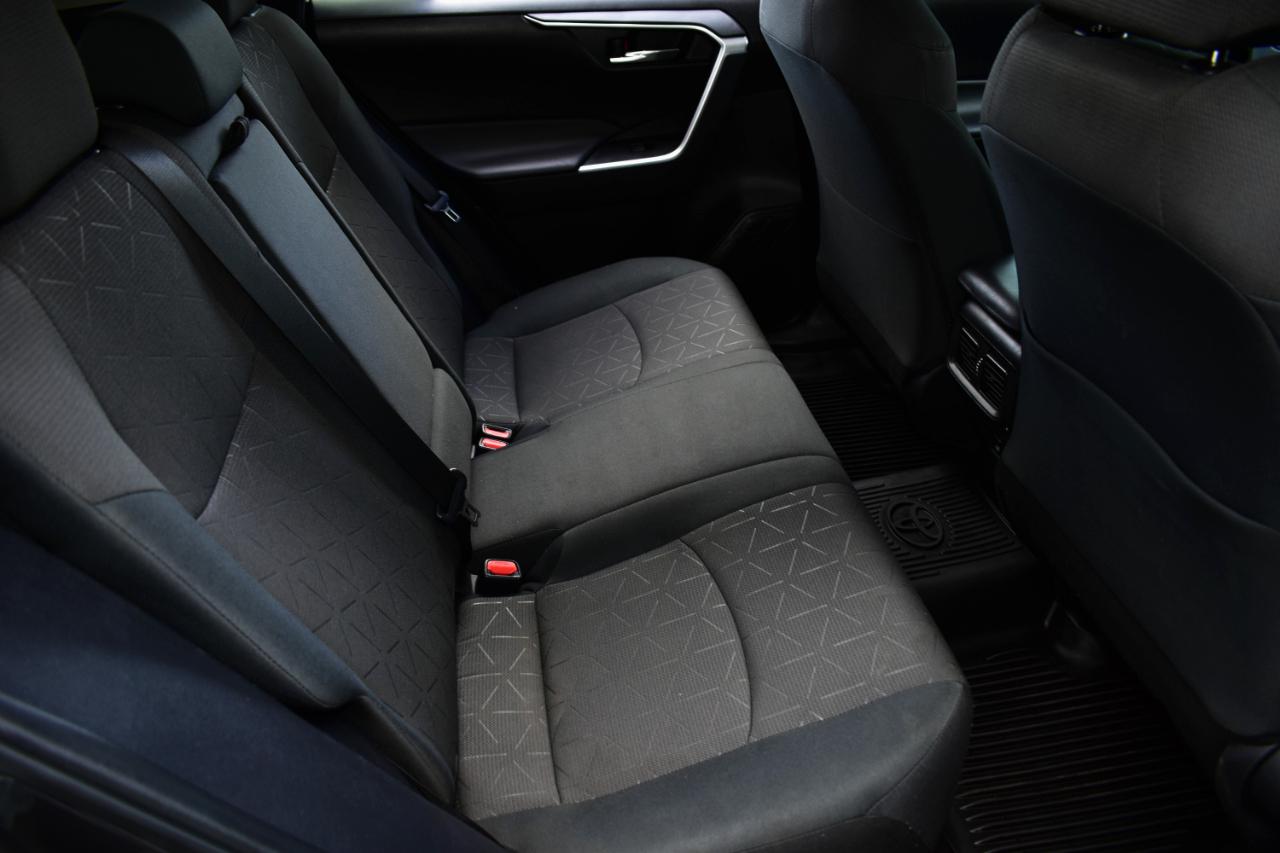 Toyota RAV4 XLE FWD (Natl) 2024
