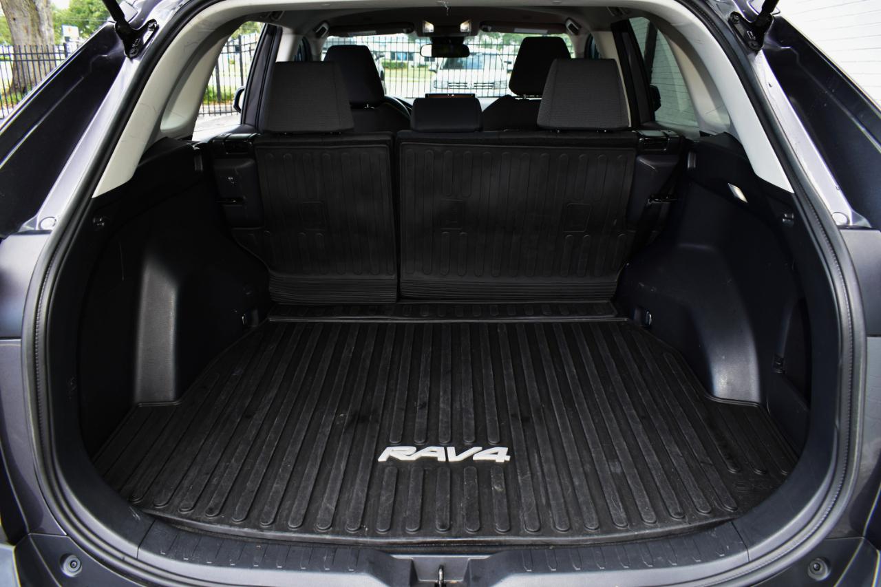 Toyota RAV4 XLE FWD (Natl) 2024