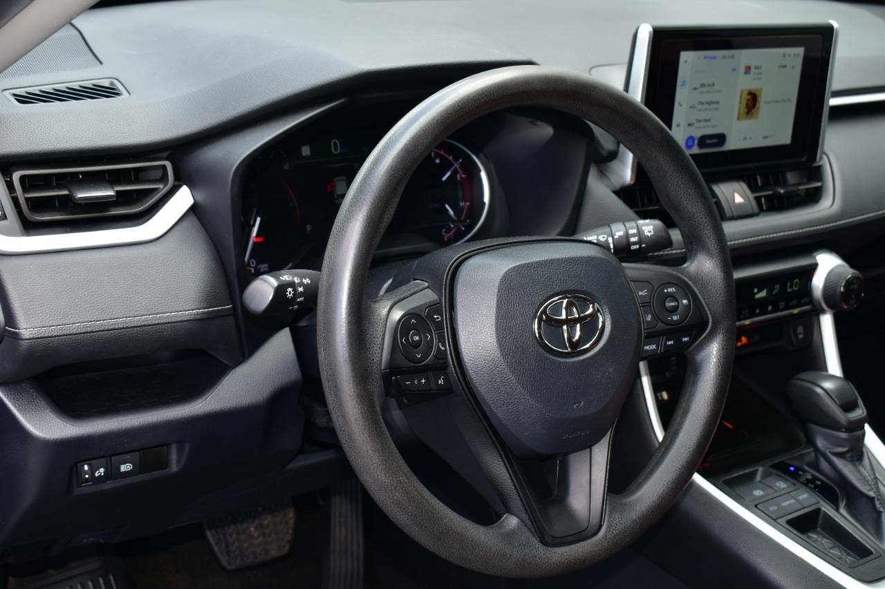 Toyota RAV4 XLE FWD (Natl) 2024