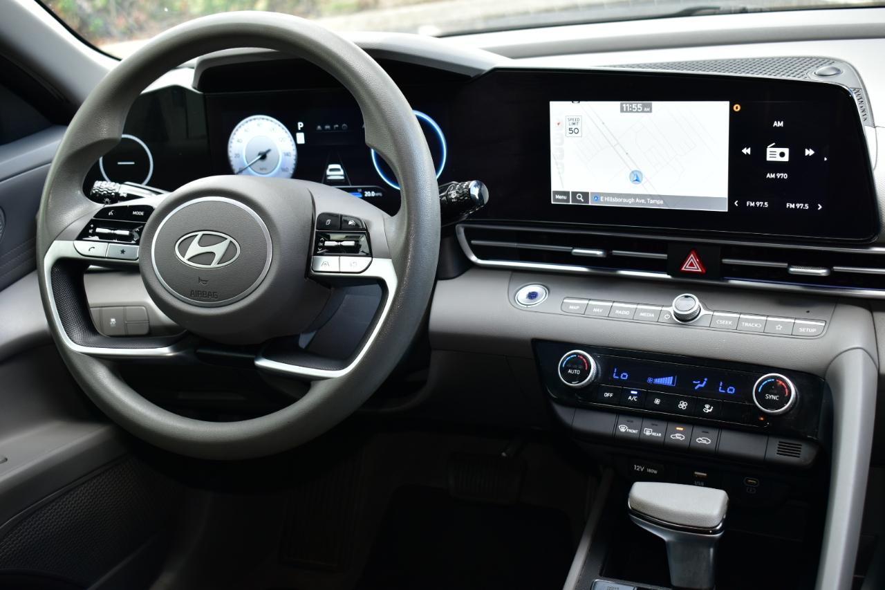 Hyundai Elantra SEL IVT 2024