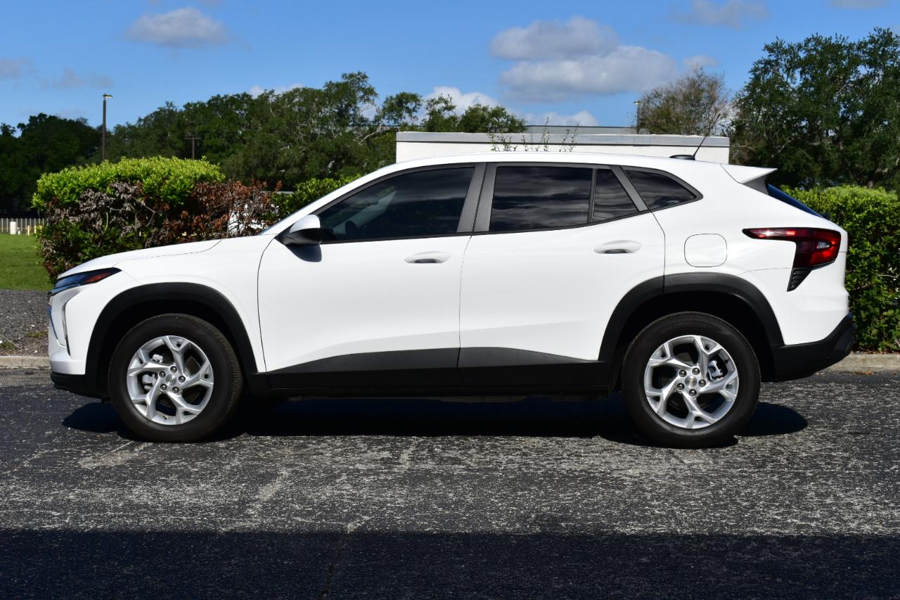 Chevrolet Trax FWD 4dr LS 2026
