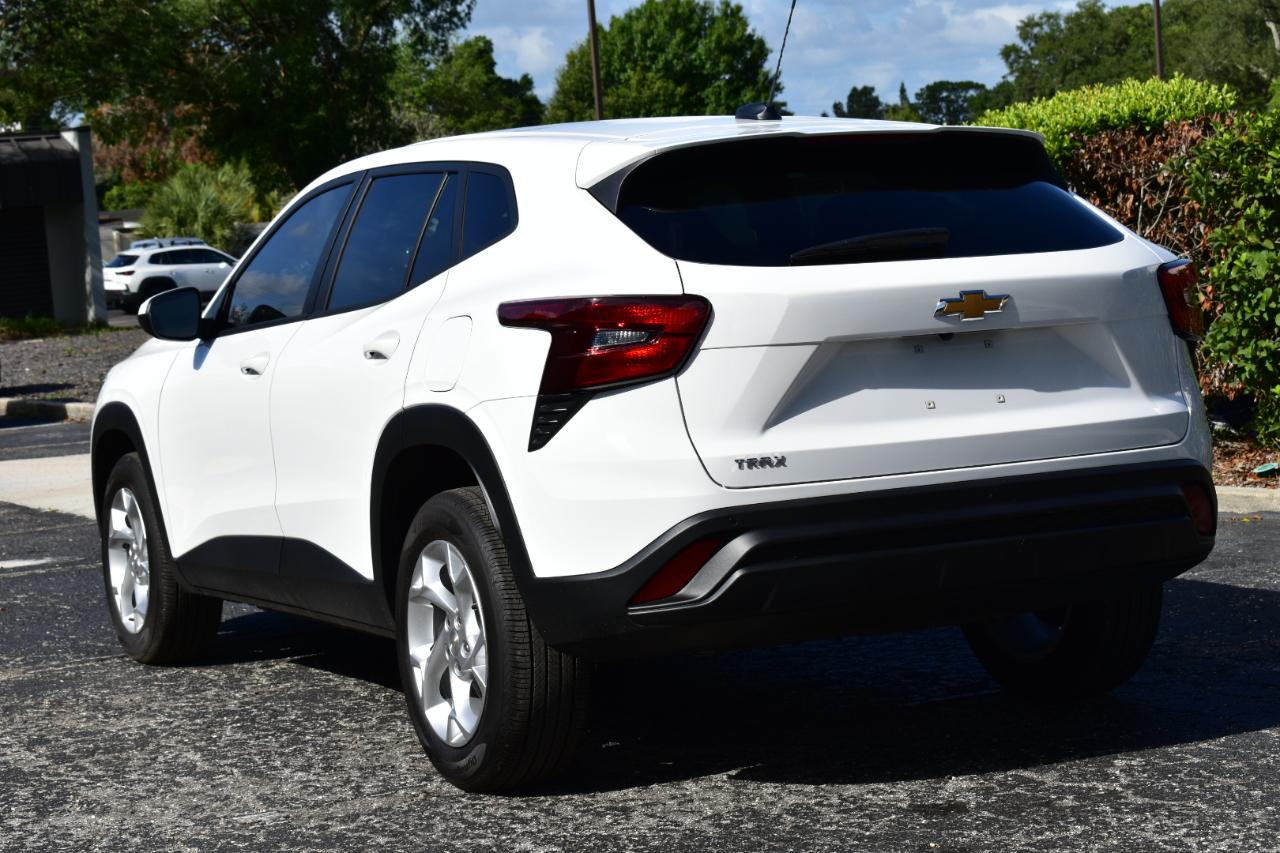 Chevrolet Trax FWD 4dr LS 2026