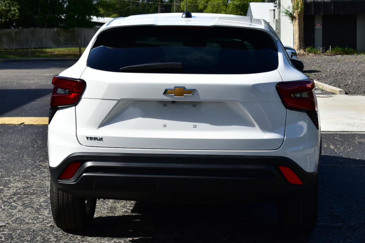 Chevrolet Trax FWD 4dr LS 2026