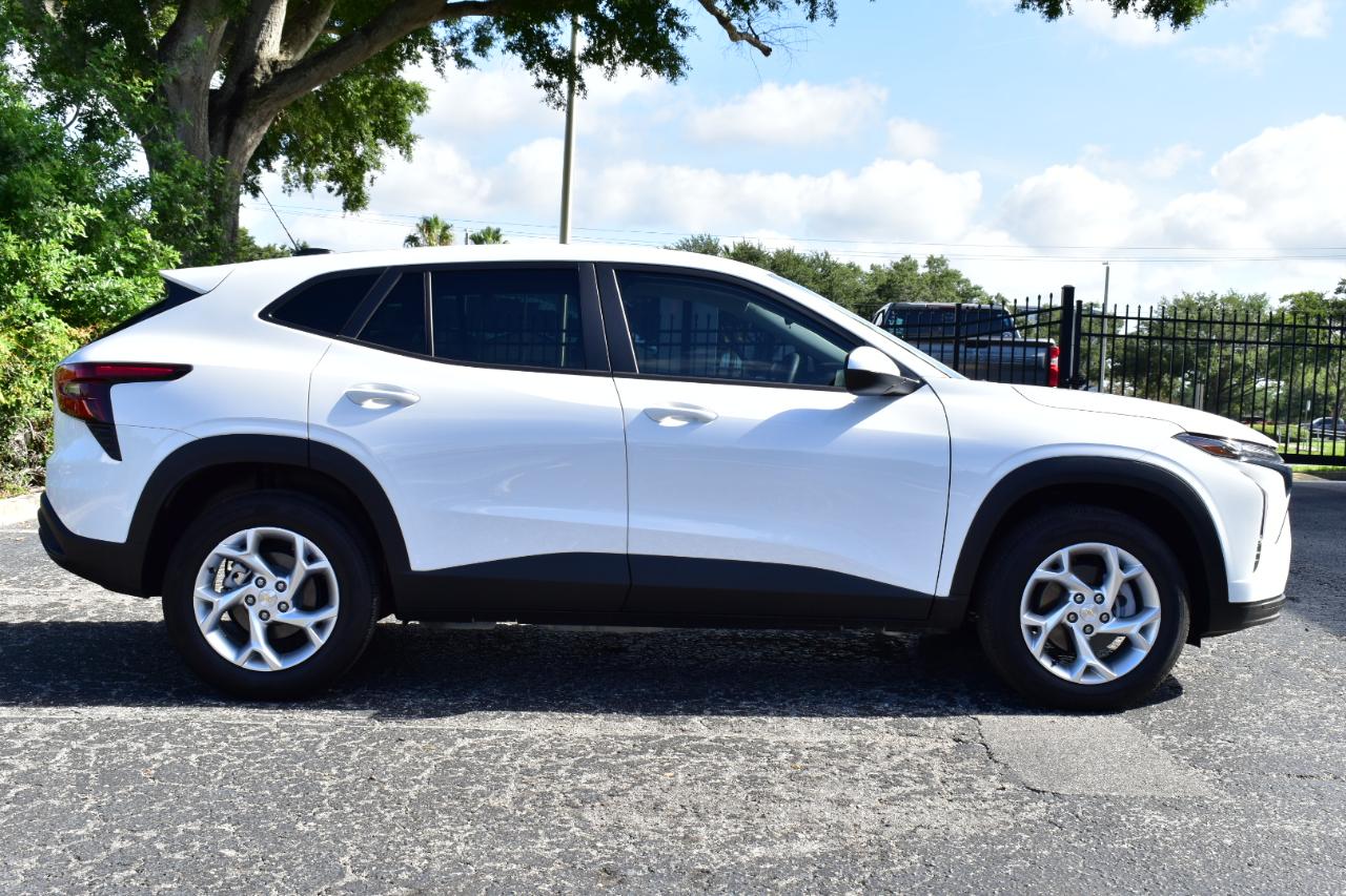 Chevrolet Trax FWD 4dr LS 2026