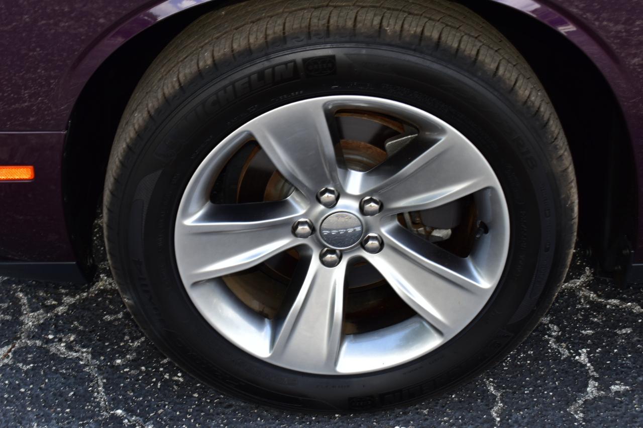 Dodge Challenger SXT RWD 2020