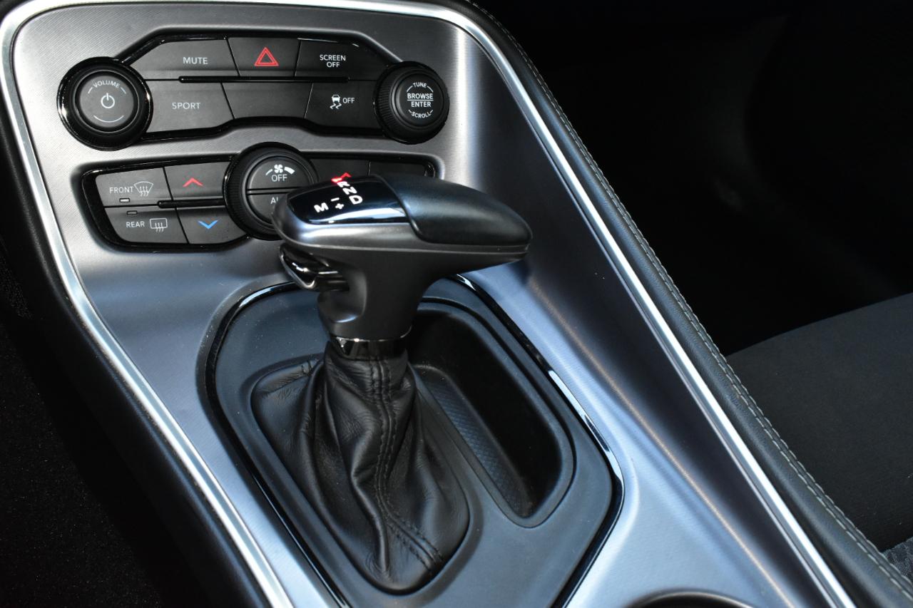 Dodge Challenger SXT RWD 2020
