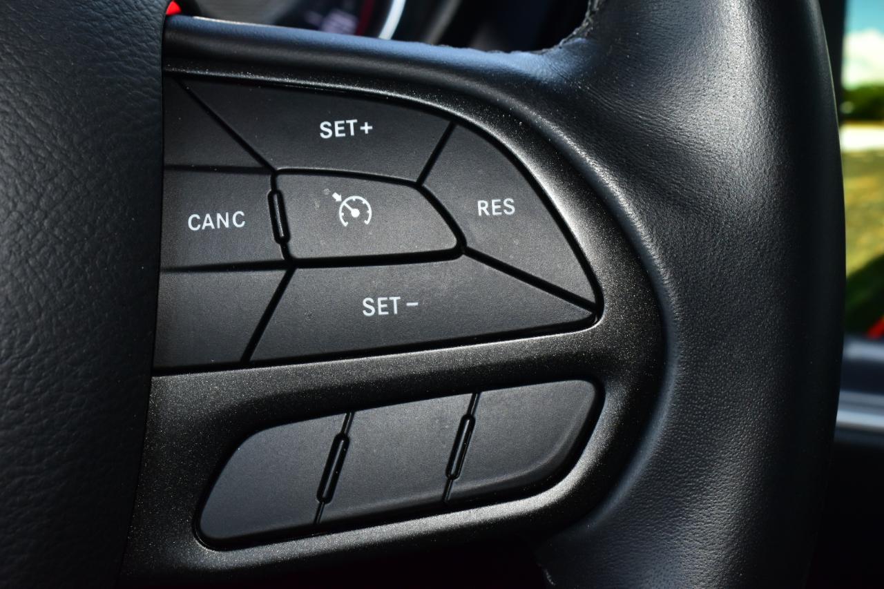 Dodge Challenger SXT RWD 2020