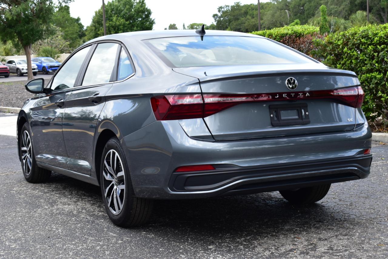 Volkswagen Jetta SE Auto 2025